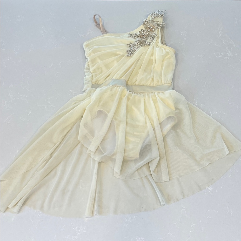 Elegant Weissman Cream One-Shoulder Dress Costume
